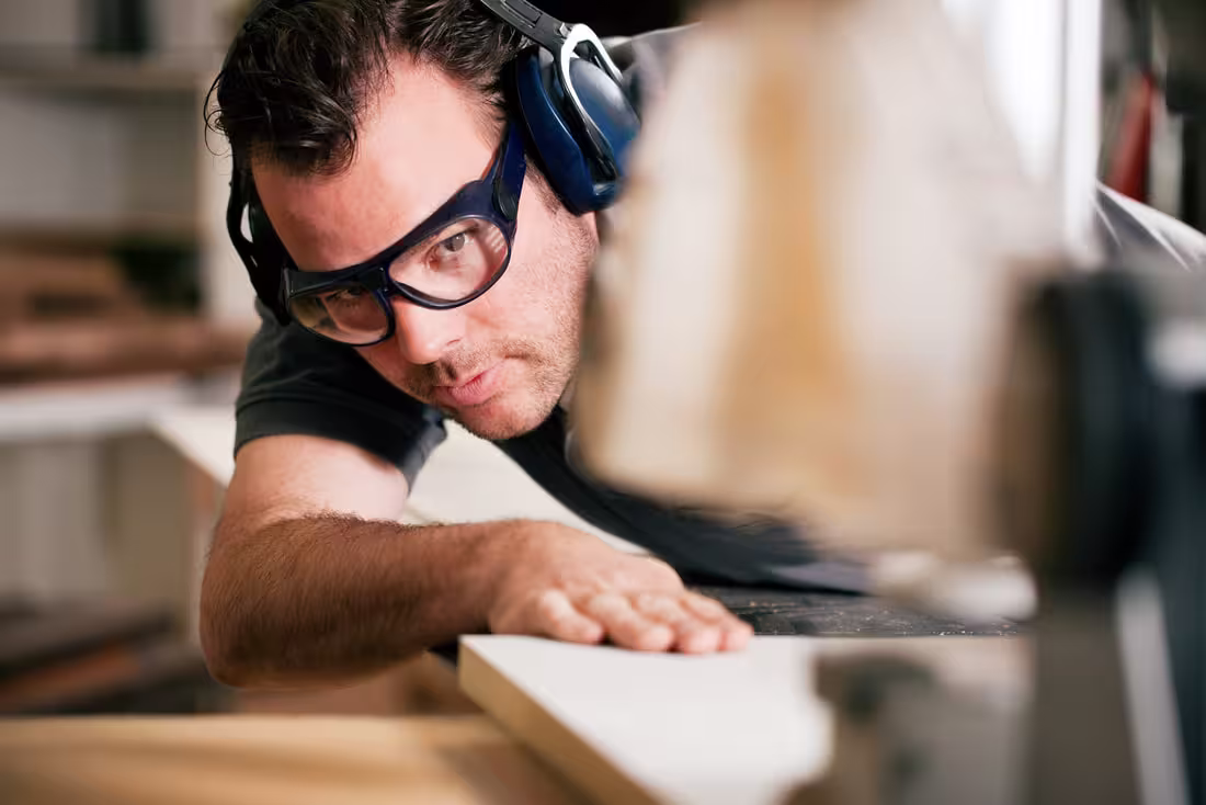 Les Montures de Lunettes de Sécurité Aident les Entreprises à Économiser en Prévenant les Blessures