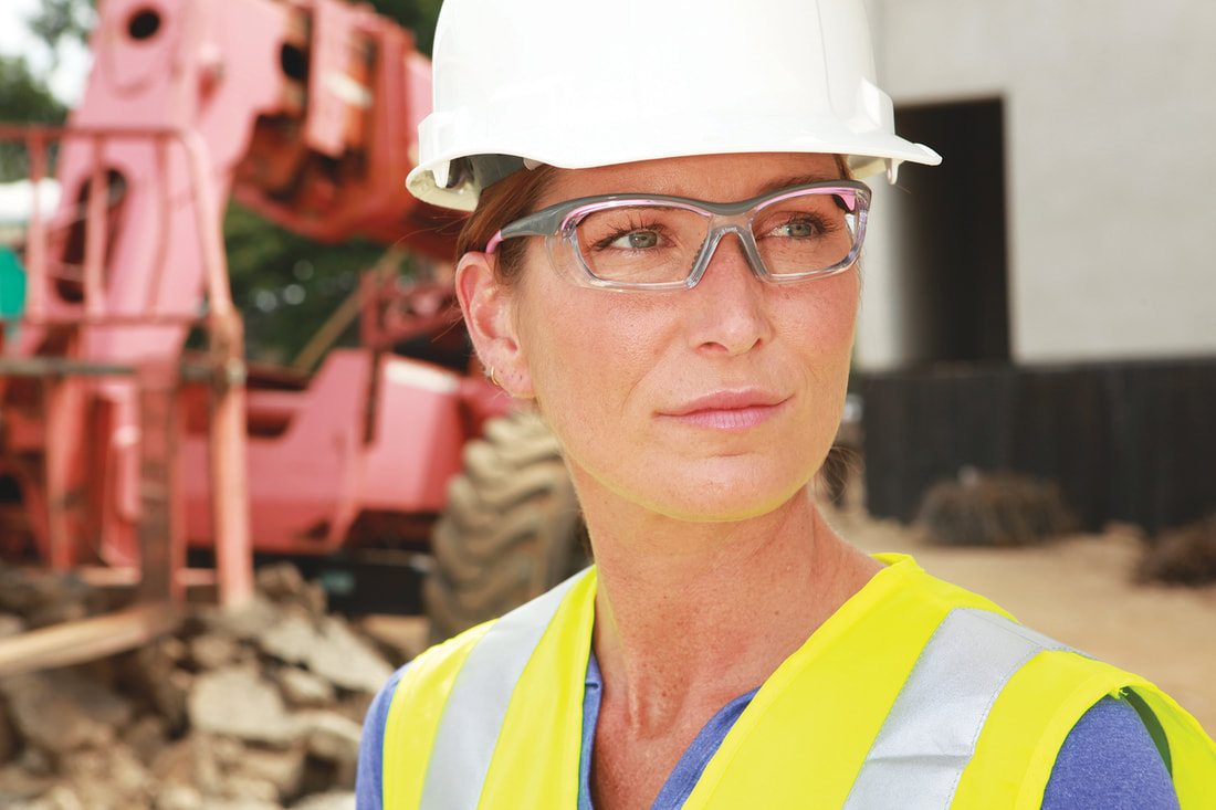 Why Prescription Safety Glasses at Walmart Have Become The Go-To Option For On-site Protection - Construction Worker